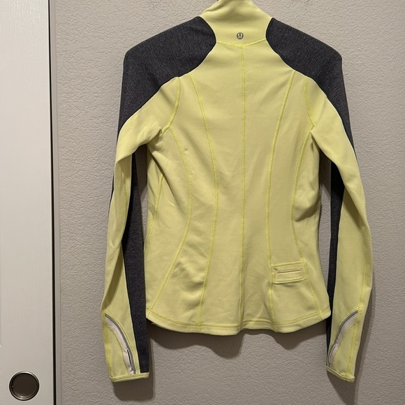 Lululemon Run: U-Turn Reversible Butter Yellow Cream Grey Blue 1/4 Zip Pullover - Picture 6 of 15